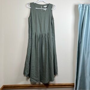 Chic Sleeveless Midi Dress in Green